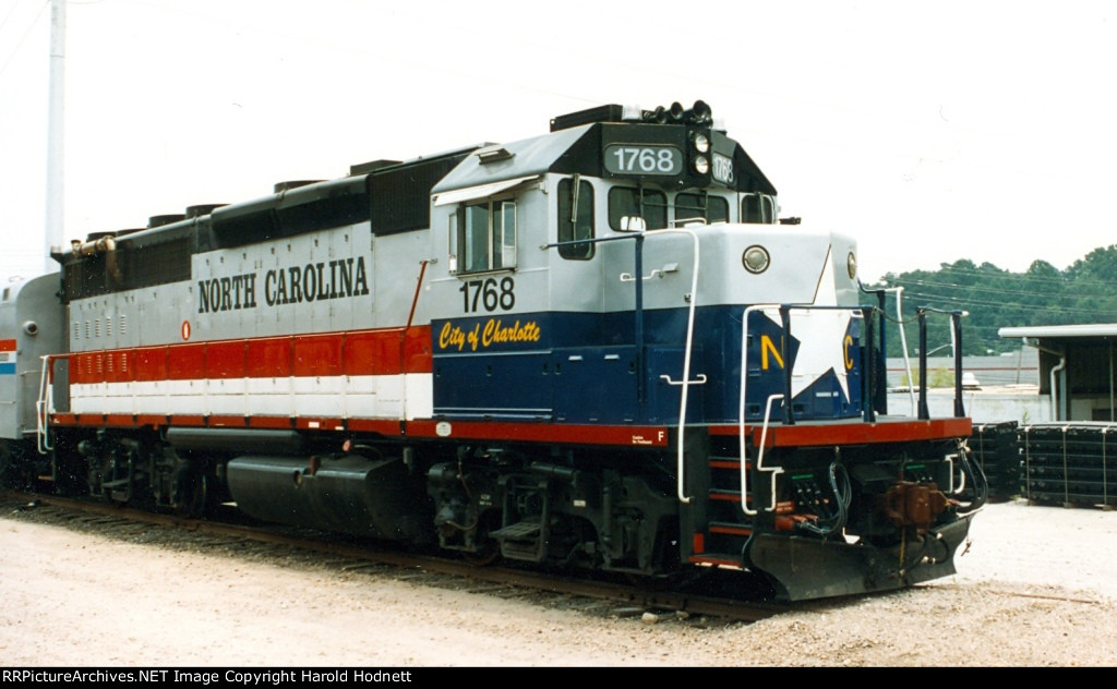 RNCX 1768 sits in the NS yard